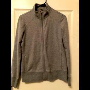 Grey zip up workout top. (Sport)